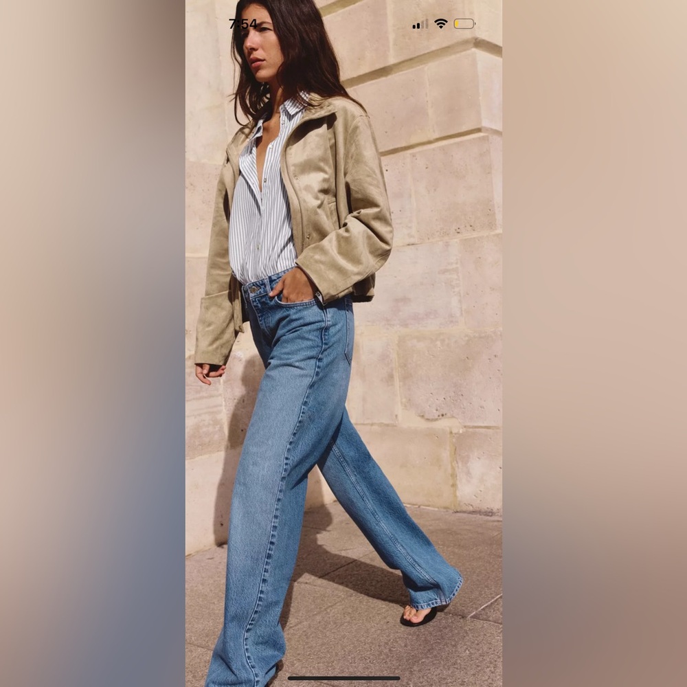 ZARA high waisted jeans with five pockets. Straight, full length.